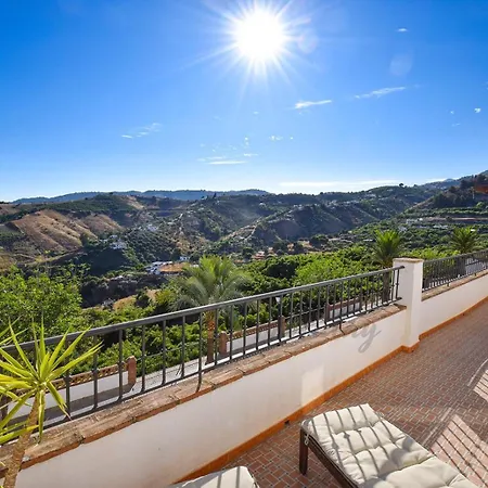 Apartment La Fuente 4, Amazing 3 Bedroom 2 Bthroom Family With Views, Padel Court And 2 Pools Hansonholiday