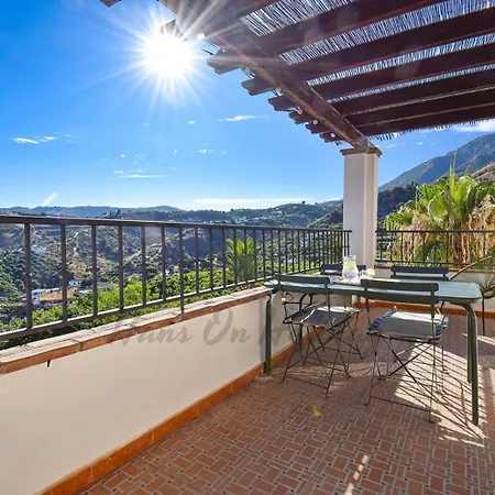 La Fuente 4, Amazing 3 Bedroom 2 Bthroom Family With Views, Padel Court And 2 Pools Hansonholiday