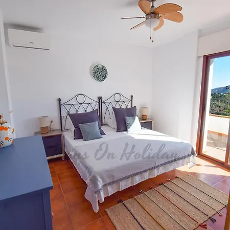 La Fuente 4, Amazing 3 Bedroom 2 Bthroom Family With Views, Padel Court And 2 Pools Hansonholiday * Frigiliana