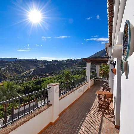 Apartment La Fuente 4, Amazing 3 Bedroom 2 Bthroom Family With Views, Padel Court And 2 Pools Hansonholiday Frigiliana